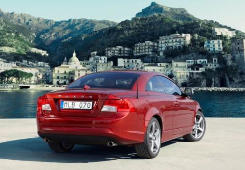 2010 Volvo C70 Review and Images