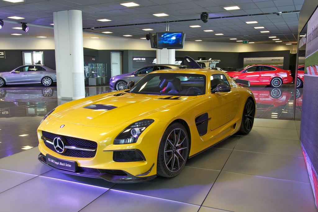 Mercedes benz visitor center uk #7