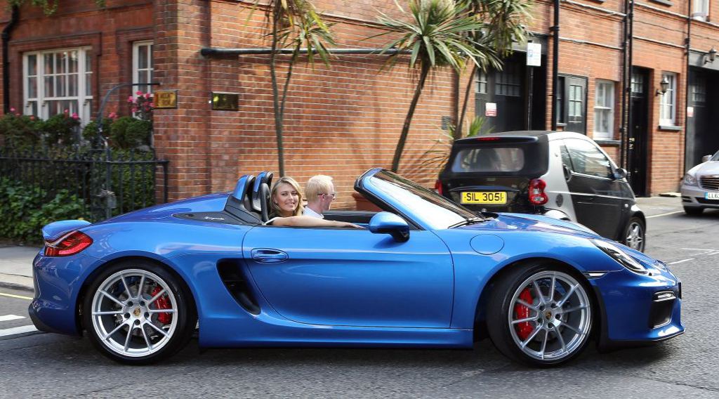 Maria-Sharapova-Boxster-Spyder-6.jpg