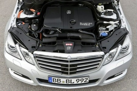 E 300 BlueTec 2 at Mercedes E300 BlueTEC Hybrid Detailed In Videos