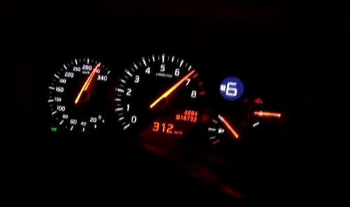gtr 312 at Video: Nissan GTR Does 312km/h On Autobahn
