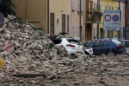 italy earthquake at Earthquake Stops Production at Ferrari, Maserati, Lamborghini