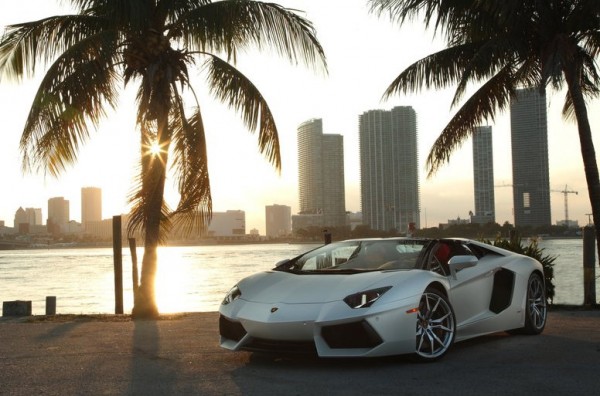 Free Lamborghini 600x396 at In Dubai: Buy a Penthouse, Get a Free Lamborghini