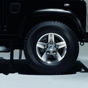 Land Rover Defender Black and Silver 3 175x175 at Land Rover Defender Black and Silver Set for Geneva Debut
