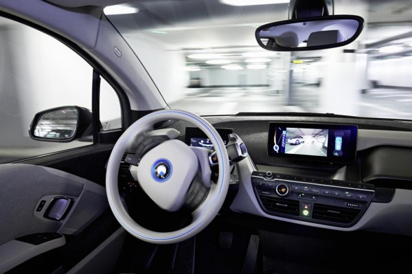 BMW 2015 CES 3 600x399 at BMW Previews 2015 CES Debuts