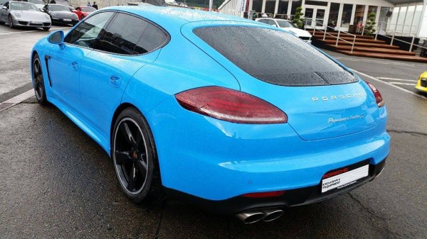 blue panamera exclsuive 2 600x337 at Porsche Panamera Exclusive Series Spotted in Blue