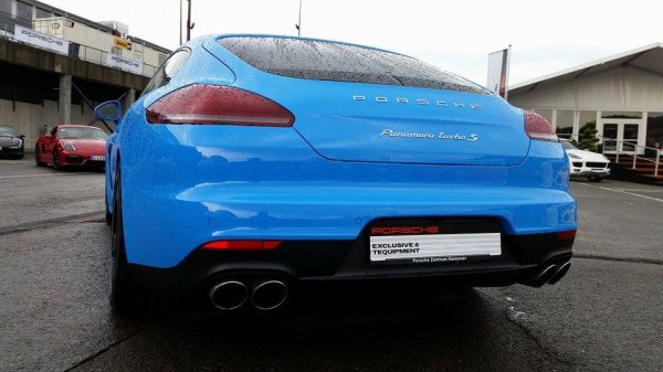 blue panamera exclsuive 4 600x337 at Porsche Panamera Exclusive Series Spotted in Blue
