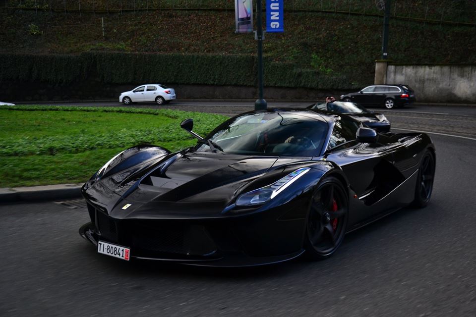 Ferrari LAFERRARI черная