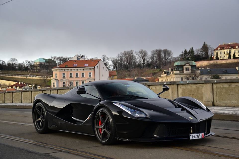 Ferrari LAFERRARI черная