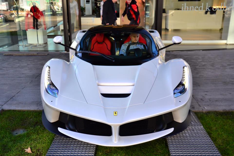 Ferrari LAFERRARI белая