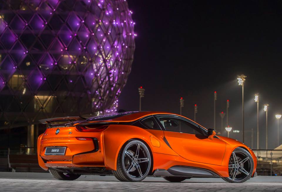 BMW i8 Радужная