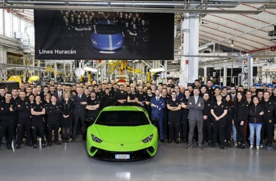 503755 550x360 at 10,000th Lamborghini Huracan Rolls Off Production Line