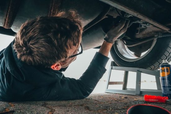 Tips to Find the Right Mechanic for Your Commercial Vehicles