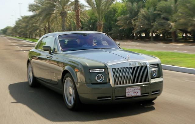 9081018002mini3l at Rolls Royce coupe available in middle east market
