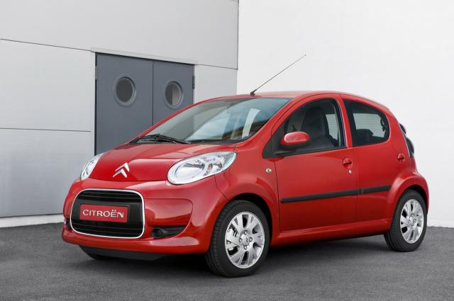 2009 citroen c1 4 at 2009 Citroen C1   looks exactly the same as the old one!