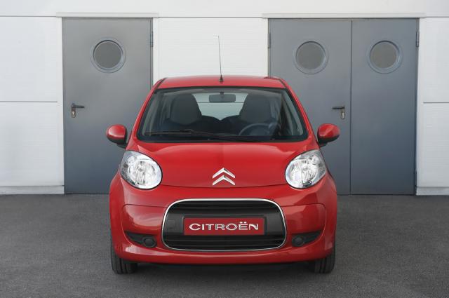 2009 citroen c1 5 at 2009 Citroen C1   looks exactly the same as the old one!