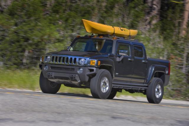 2009 h3t first appearance at Hummer H3T middle east debut at Abu Dhabi Motorshow